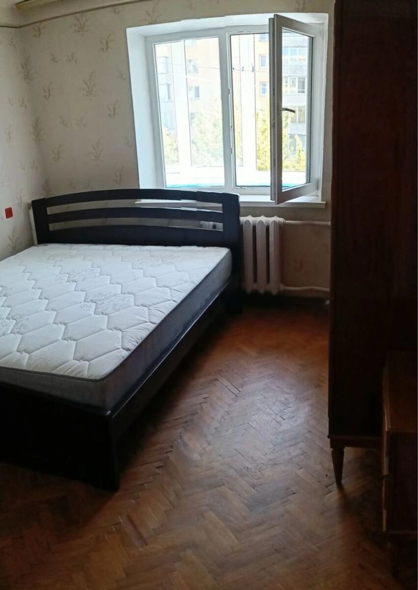 Сдам квартиру 2 комнаты, 53 m², 6 эт./9 этажей. 25, Энтузиастов 25, Киев. 