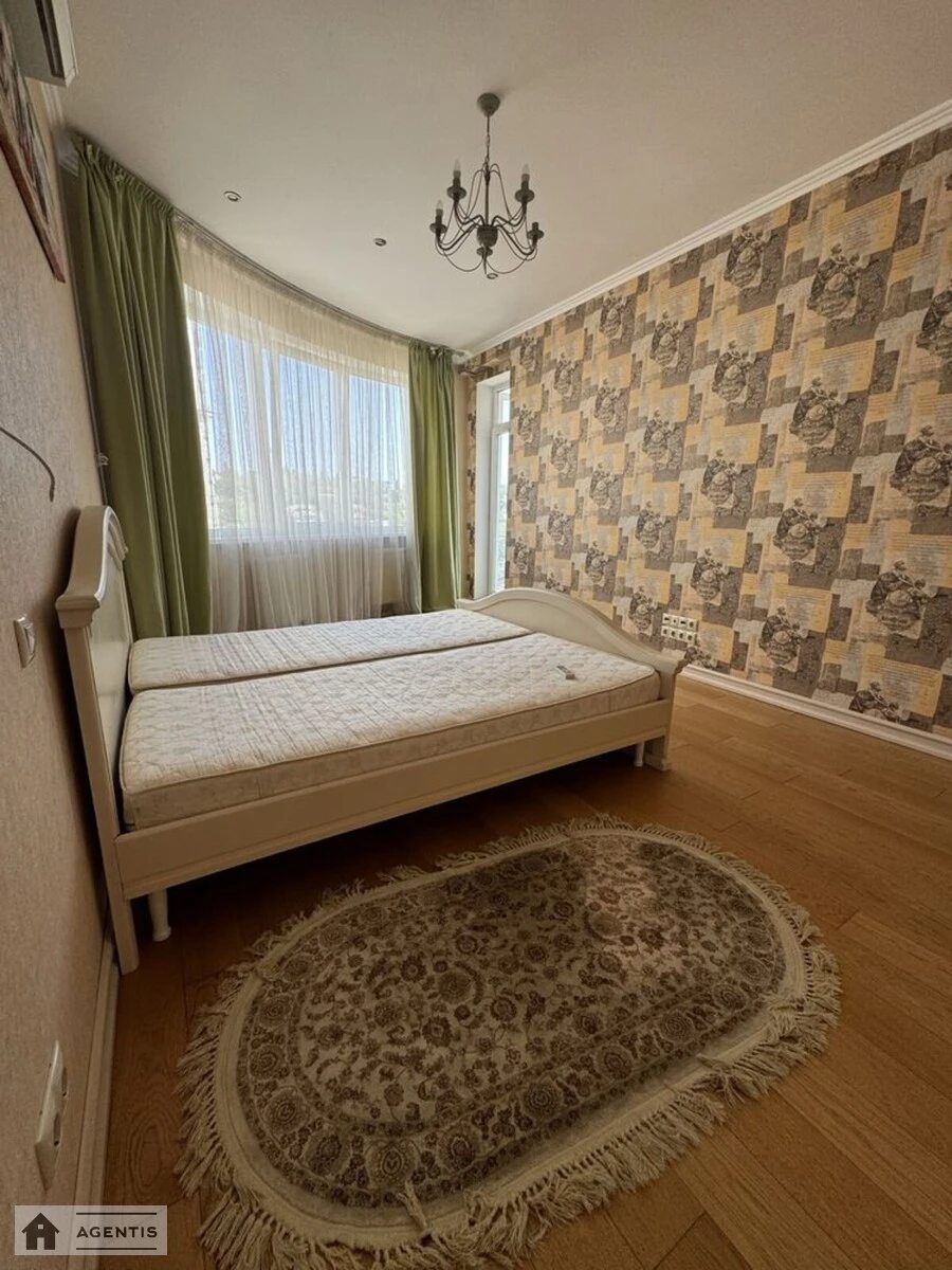 Сдам квартиру 3 комнаты, 144 m², 7 эт./24 этажа. Генерала Шаповала вул. (Механізаторів), Киев. 