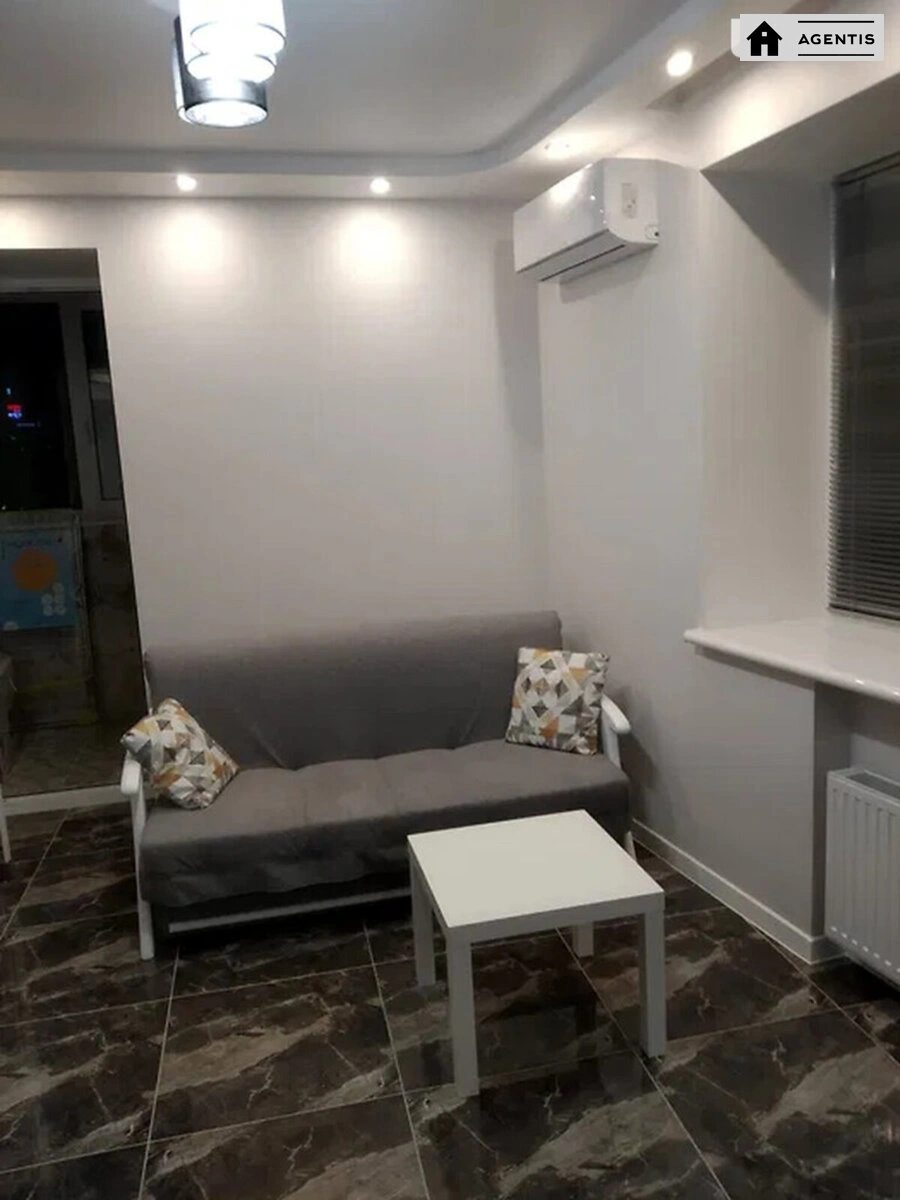 Apartment for rent 2 rooms, 57 m², 10th fl./24 floors. 190, Kharkivske 190, Kyiv. 