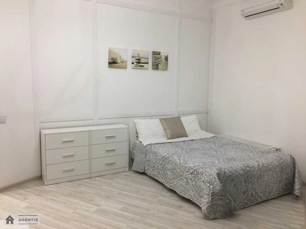 Сдам квартиру 1 комната, 40 m², 4 эт./27 этажей. Володимира Івасюка просп. (Героїв Сталінграда), Киев. 