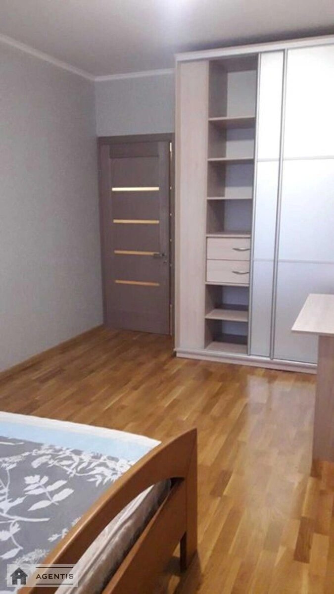 Apartment for rent 1 room, 40 m², 3rd fl./16 floors. Anatoliya Petrytskoho vul., Kyiv. 