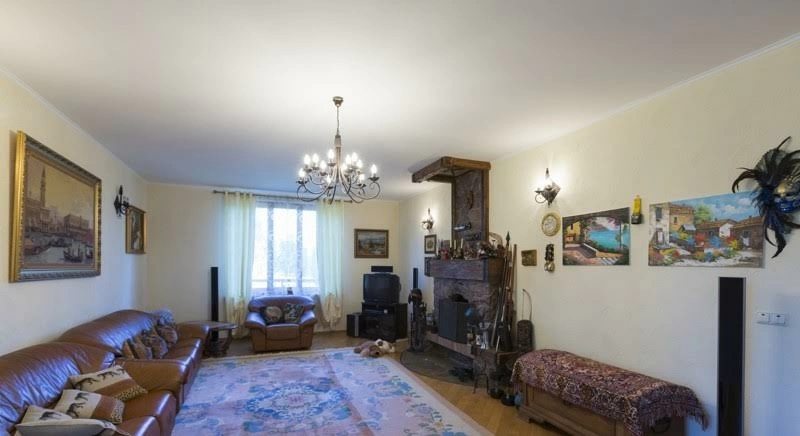Продаж будинку. 8 кімнат, 400 m², 2 поверхи. Лесная, Васильків. 