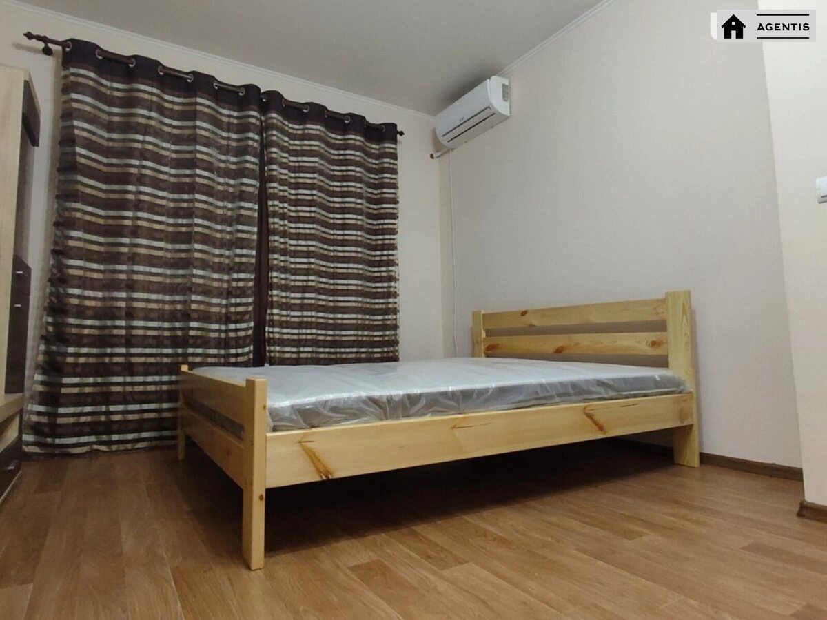 14, Borysa Hmyri vul., Kyiv