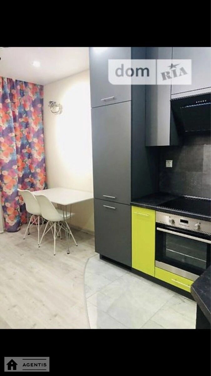 Сдам квартиру 1 комната, 40 m², 4 эт./26 этажей. 58, Каховская 58, Киев. 