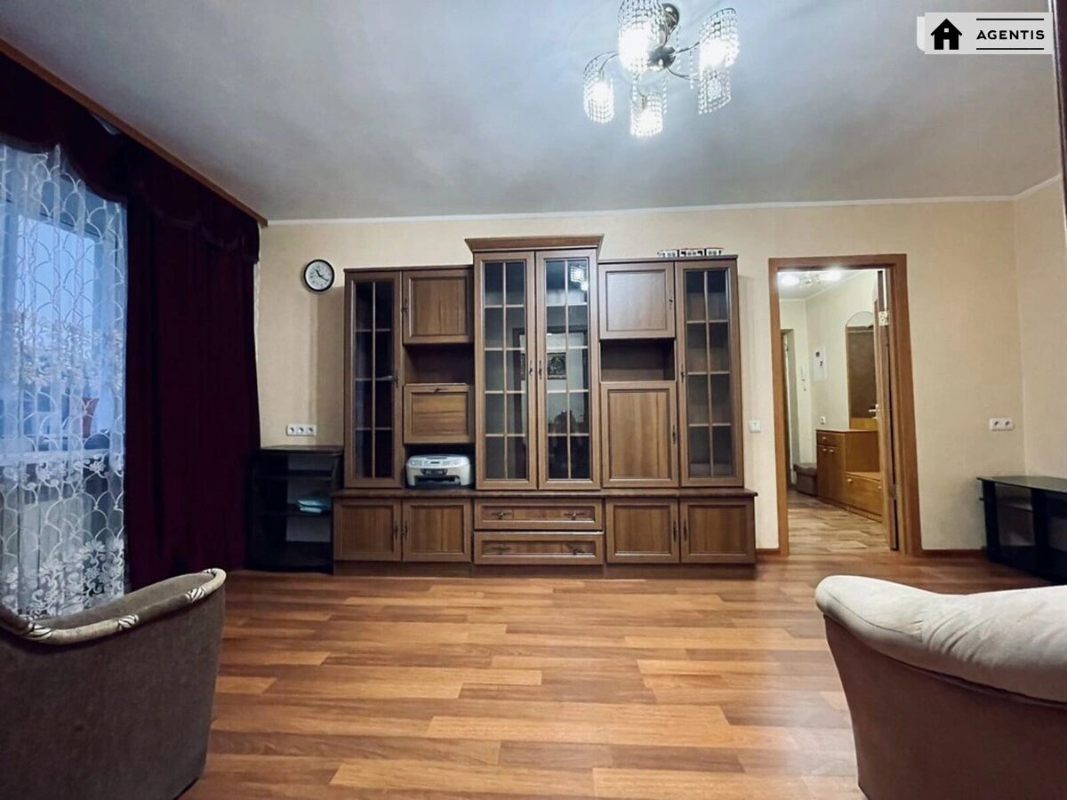 Здам квартиру 2 кімнати, 47 m², 4 пов./5 поверхів. 15, Олега Ольжича вул., Київ. 