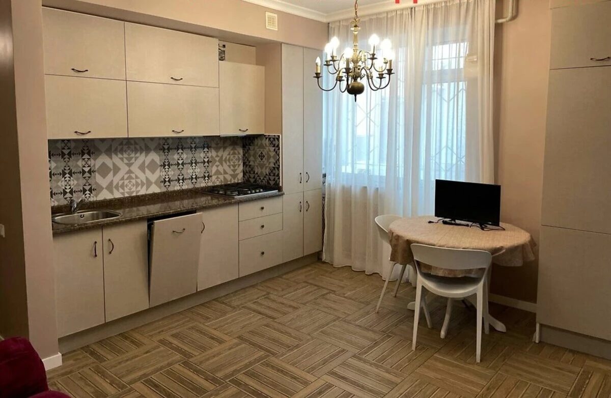 Сдам квартиру 2 комнаты, 43 m², 1 эт./5 этажей. 6, Академіка Вільямса вул. (Степана Рудницького), Киев. 