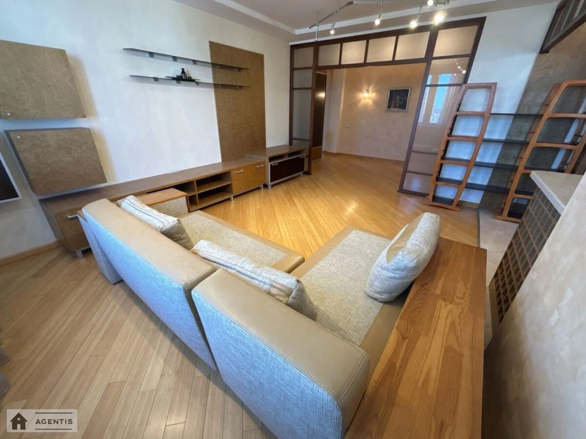 Сдам квартиру 3 комнаты, 105 m², 16 эт./17 этажей. Василя Касіяна вул., Киев. 