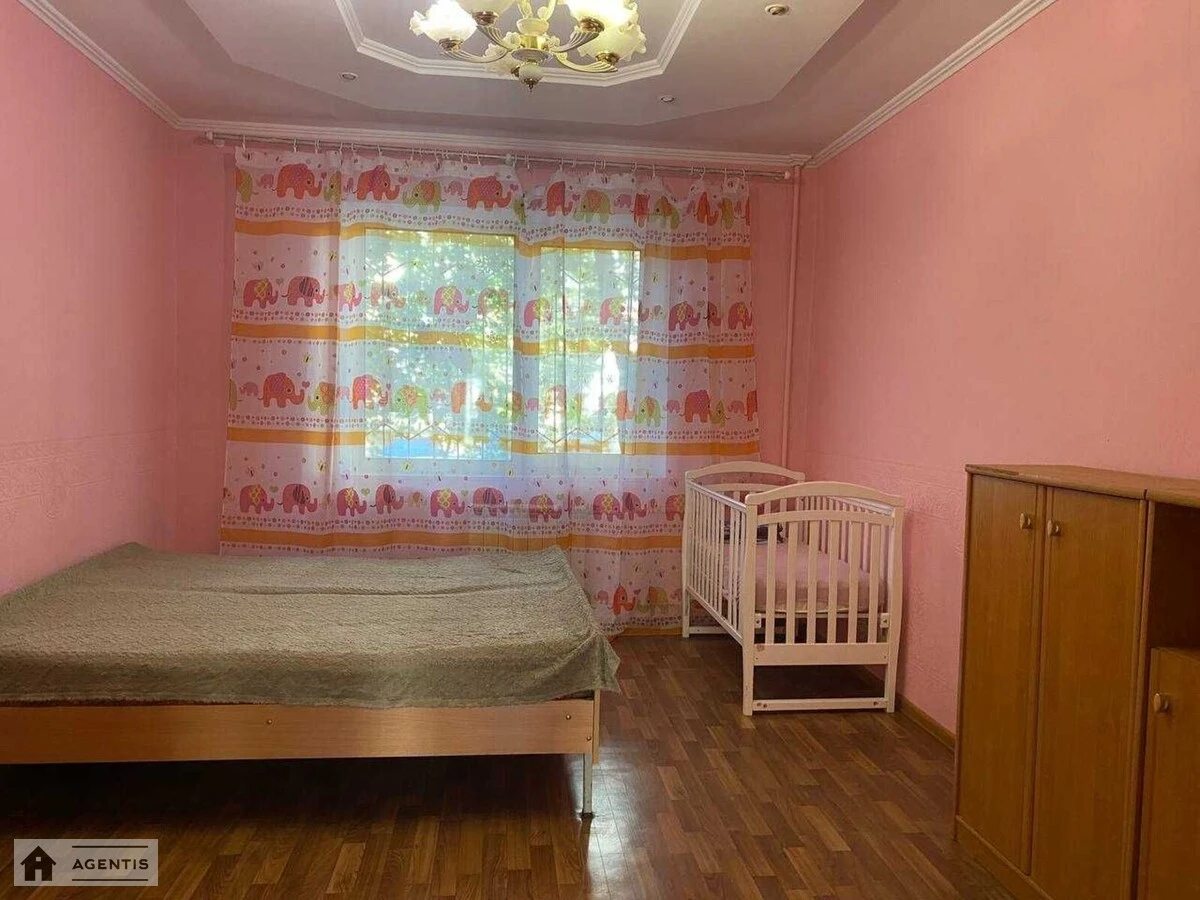 Здам квартиру 5 кімнат, 114 m², 1 пов./9 поверхів. 14, Каштанова 14, Київ. 