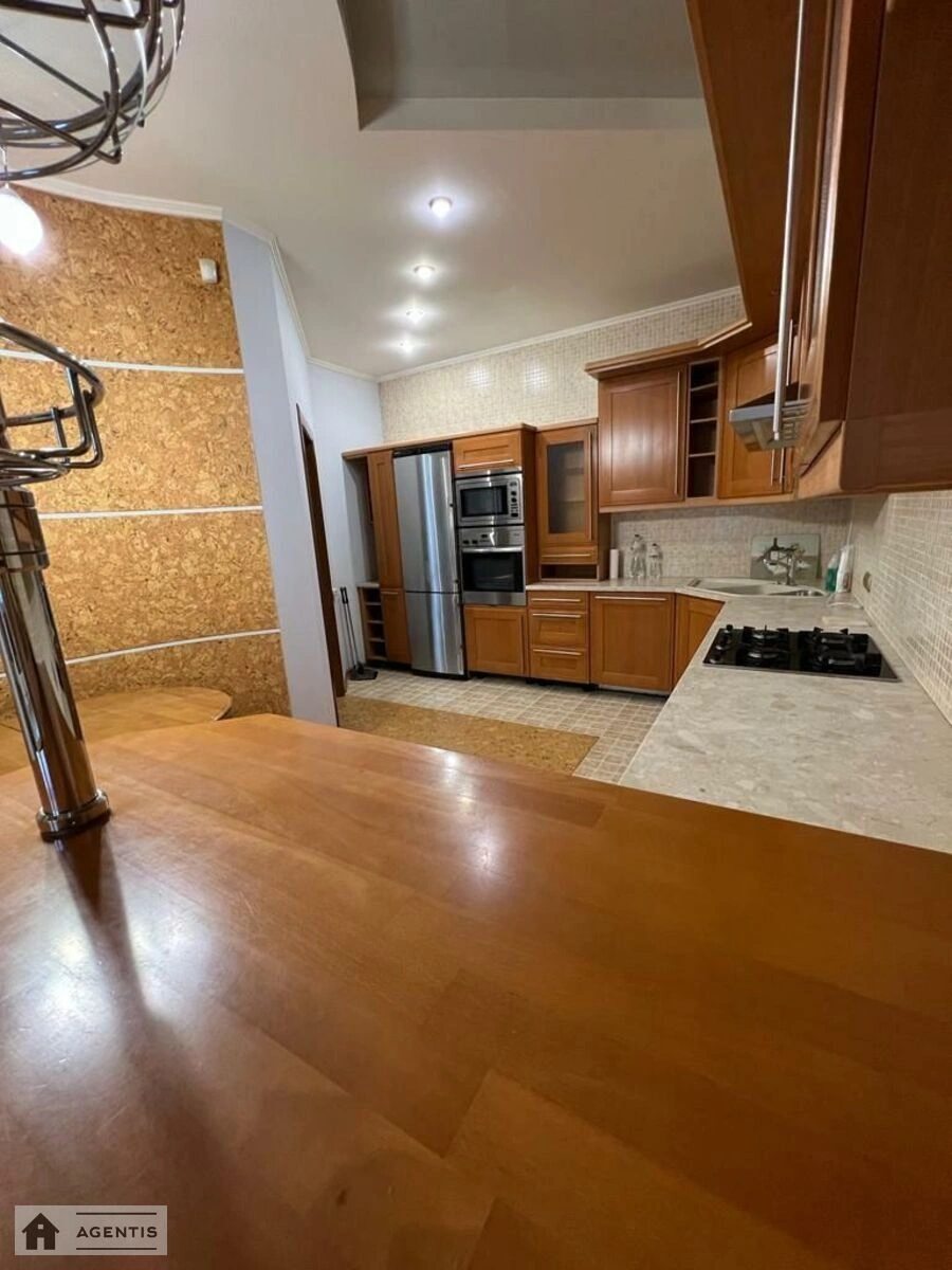 Сдам квартиру 3 комнаты, 158 m², 5 эт./8 этажей. 4, Дмитра Багалія вул. (Пожарського), Киев. 