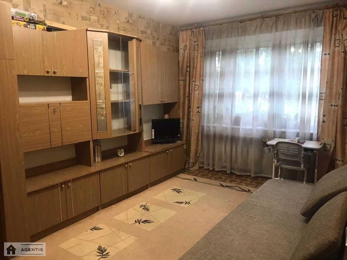 Здам квартиру 3 кімнати, 68 m², 1 пов./12 поверхів. 5, Кіото 5, Київ. 