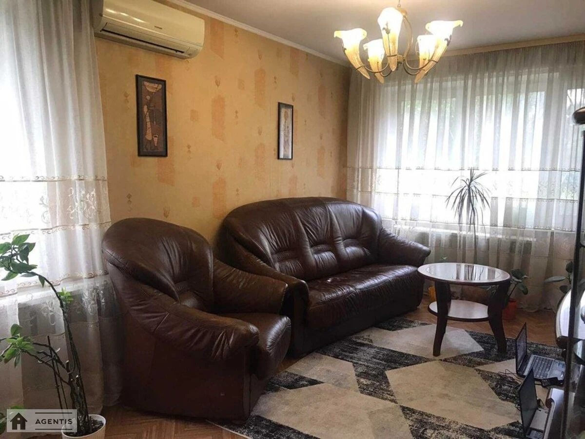 Здам квартиру 3 кімнати, 68 m², 1 пов./12 поверхів. 5, Кіото 5, Київ. 