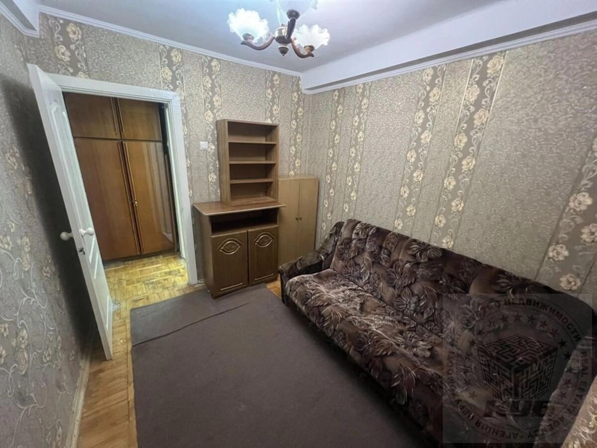 Apartments for sale 2 rooms, 40 m², 3rd fl./5 floors. 22, Vidradniy 22, Kyiv. 