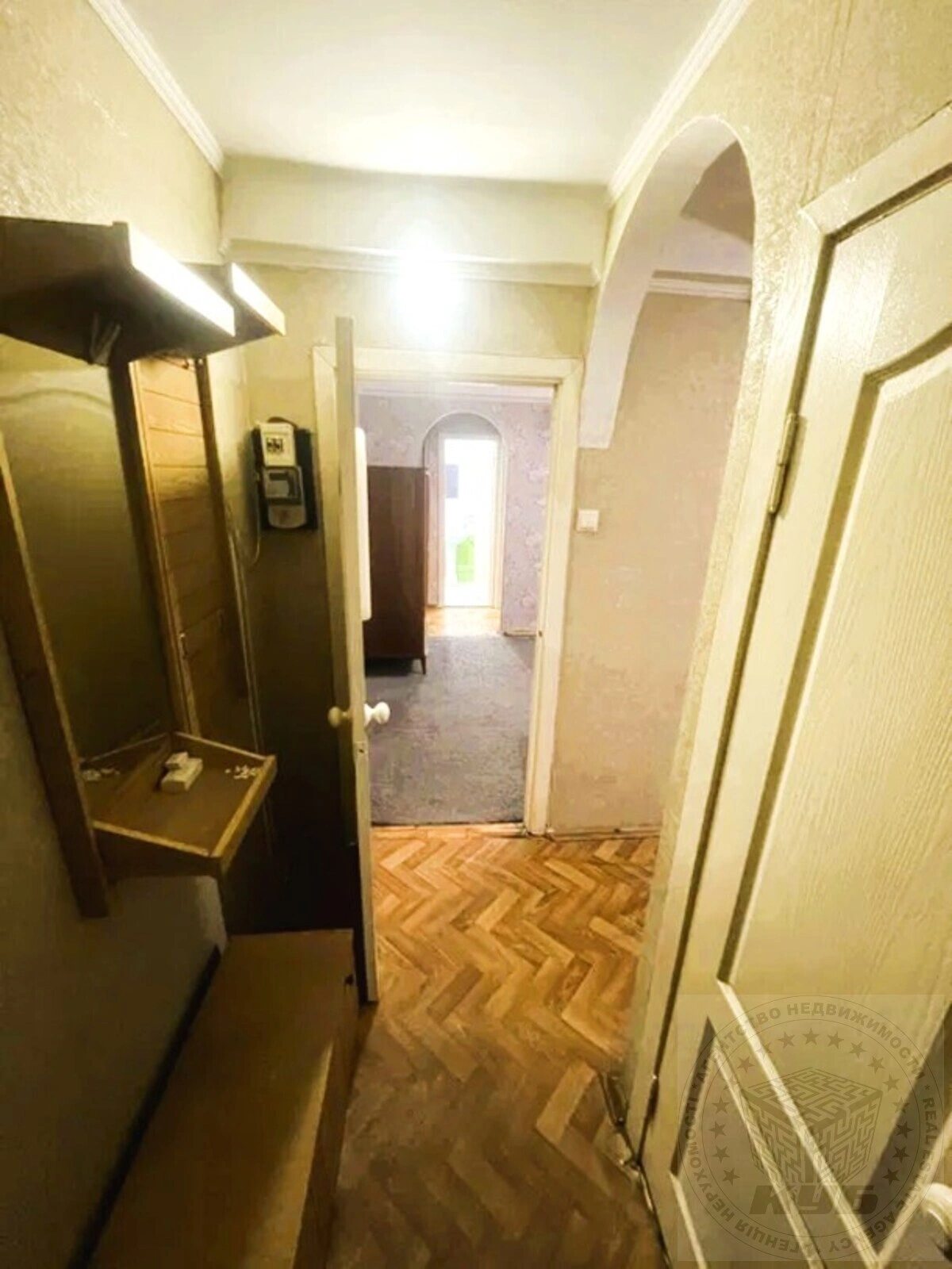 Apartments for sale 2 rooms, 40 m², 3rd fl./5 floors. 22, Vidradniy 22, Kyiv. 