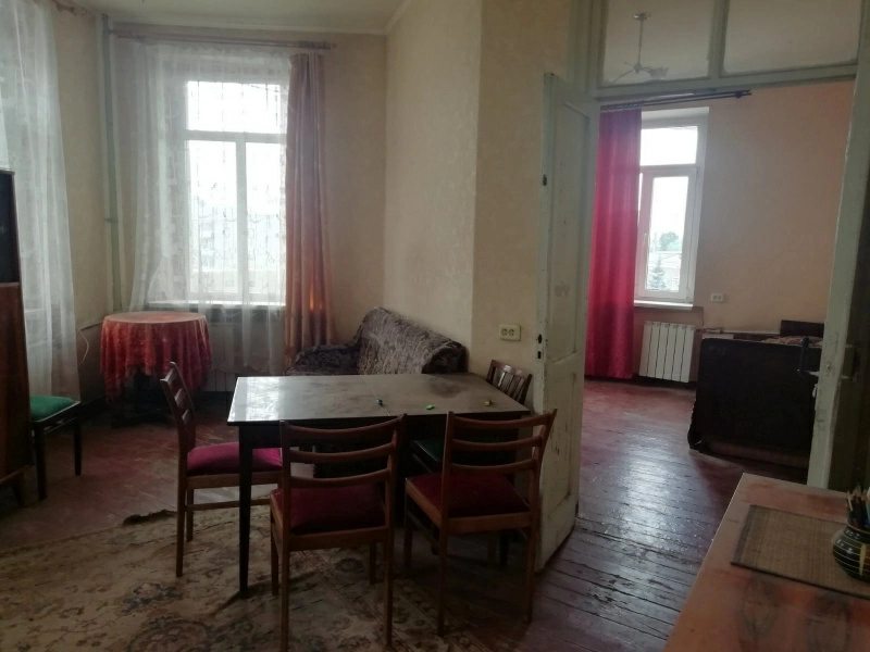 Продаж квартири. 3 rooms, 68 m², 4th floor/4 floors. 191, Пр. Московський, Харків. 