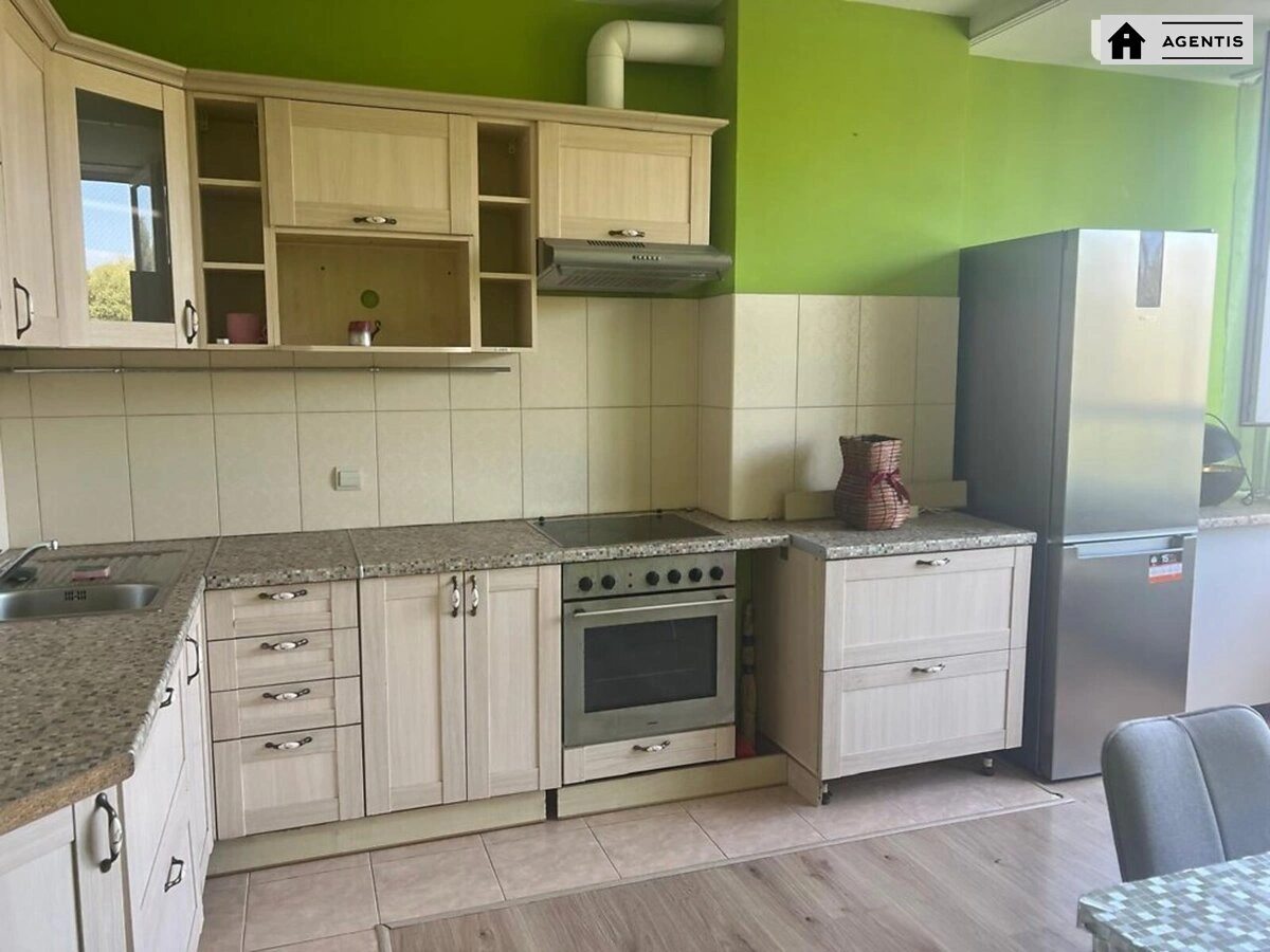 Сдам квартиру 1 комната, 50 m², 4 эт./24 этажа. 9, Академіка Глушкова просп., Киев. 