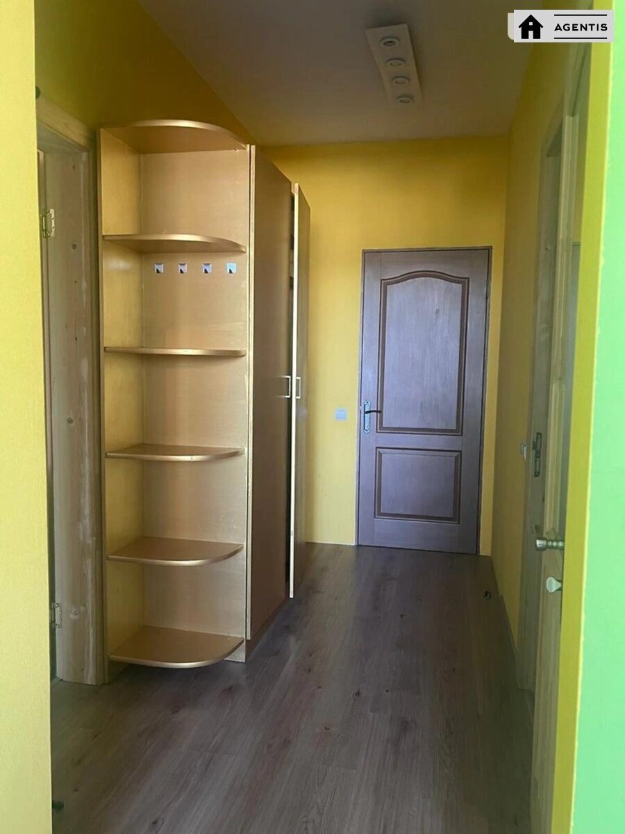 Сдам квартиру 1 комната, 50 m², 4 эт./24 этажа. 9, Академіка Глушкова просп., Киев. 