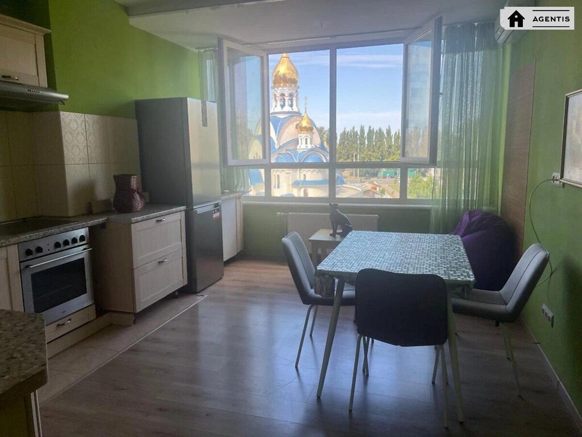 Сдам квартиру 1 комната, 50 m², 4 эт./24 этажа. 9, Академіка Глушкова просп., Киев. 