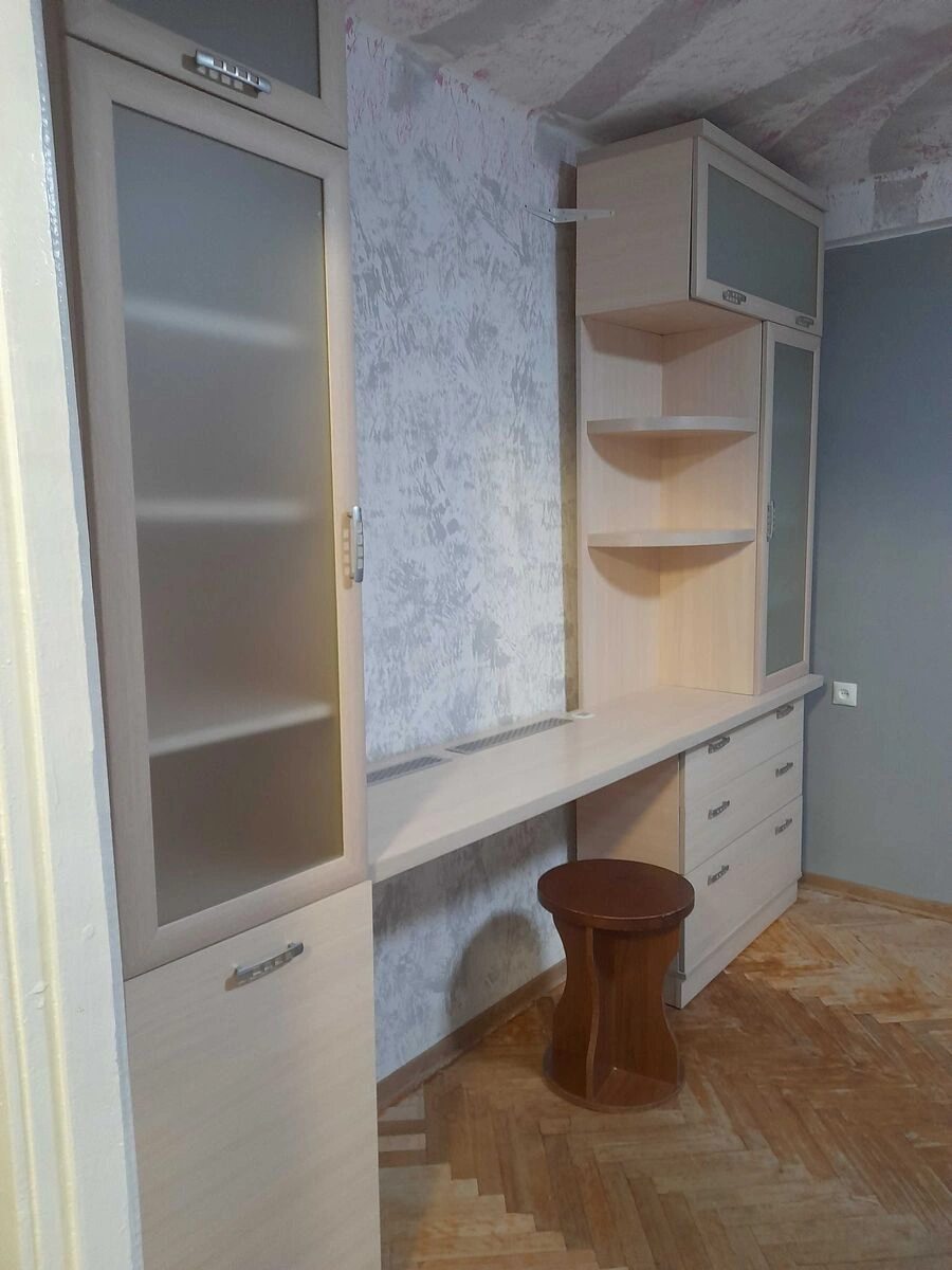 Сдам квартиру 1 комната, 31 m², 2 эт./5 этажей. 12, Івана Виговського вул. (Маршала Гречка), Киев. 