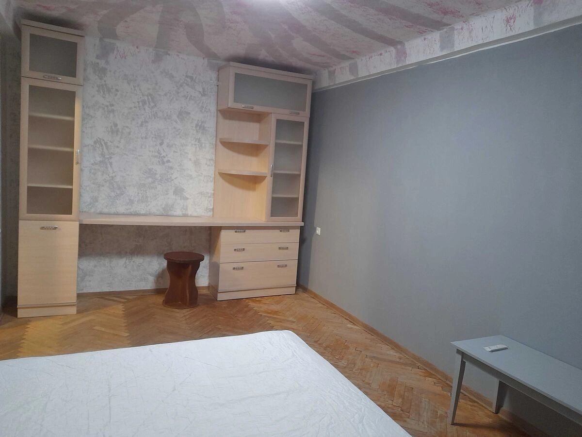 Apartment for rent 1 room, 31 m², 2nd fl./5 floors. 12, Ivana Vyhovskoho vul. Marshala Hrechka, Kyiv. 