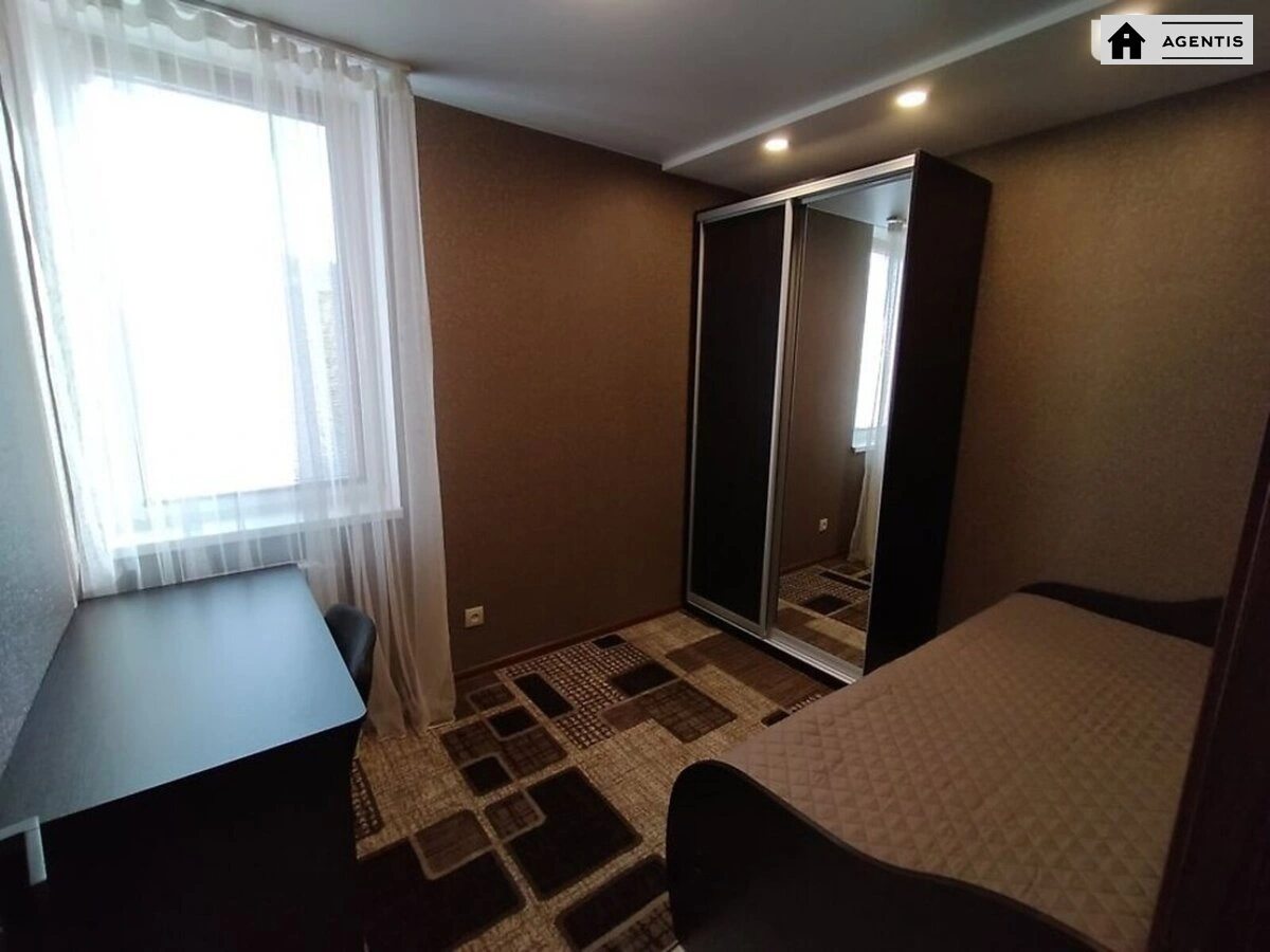 Сдам квартиру 2 комнаты, 49 m², 5 эт./14 этажей. 15, Архітектора Ніколаєва вул., Киев. 