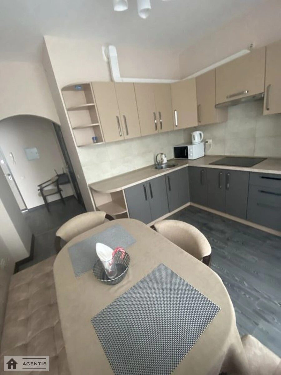 Здам квартиру 1 кімната, 42 m², 6 пов./12 поверхів. Вишгородська, Київ. 