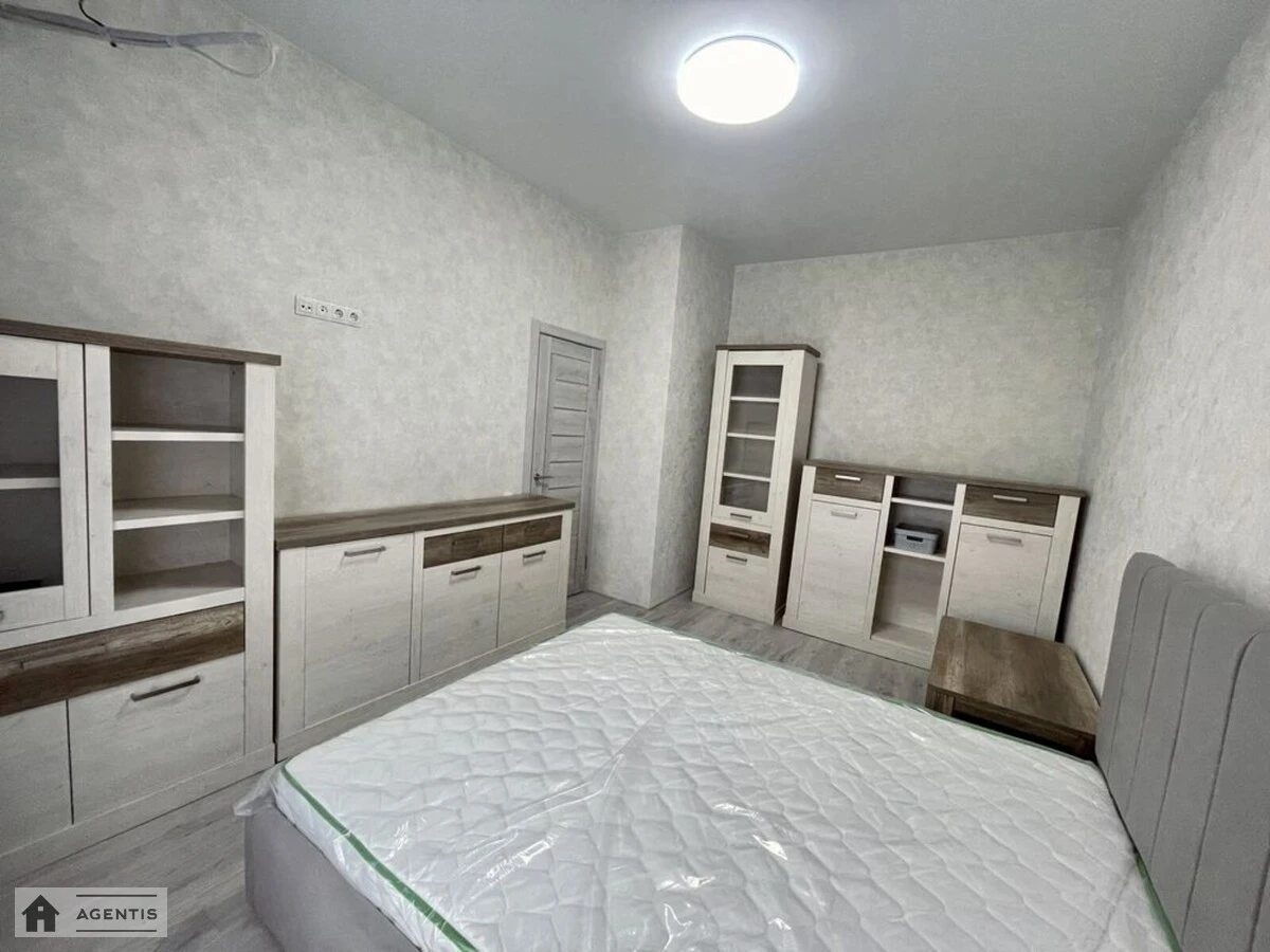 Здам квартиру 1 кімната, 38 m², 3 пов./5 поверхів. 1, Волошкова вул., Київ. 