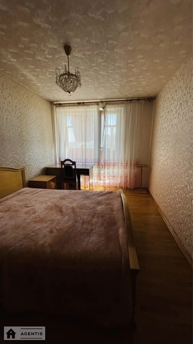 Apartment for rent 3 rooms, 70 m², 12th fl./16 floors. Malyshka vul., Kyiv. 