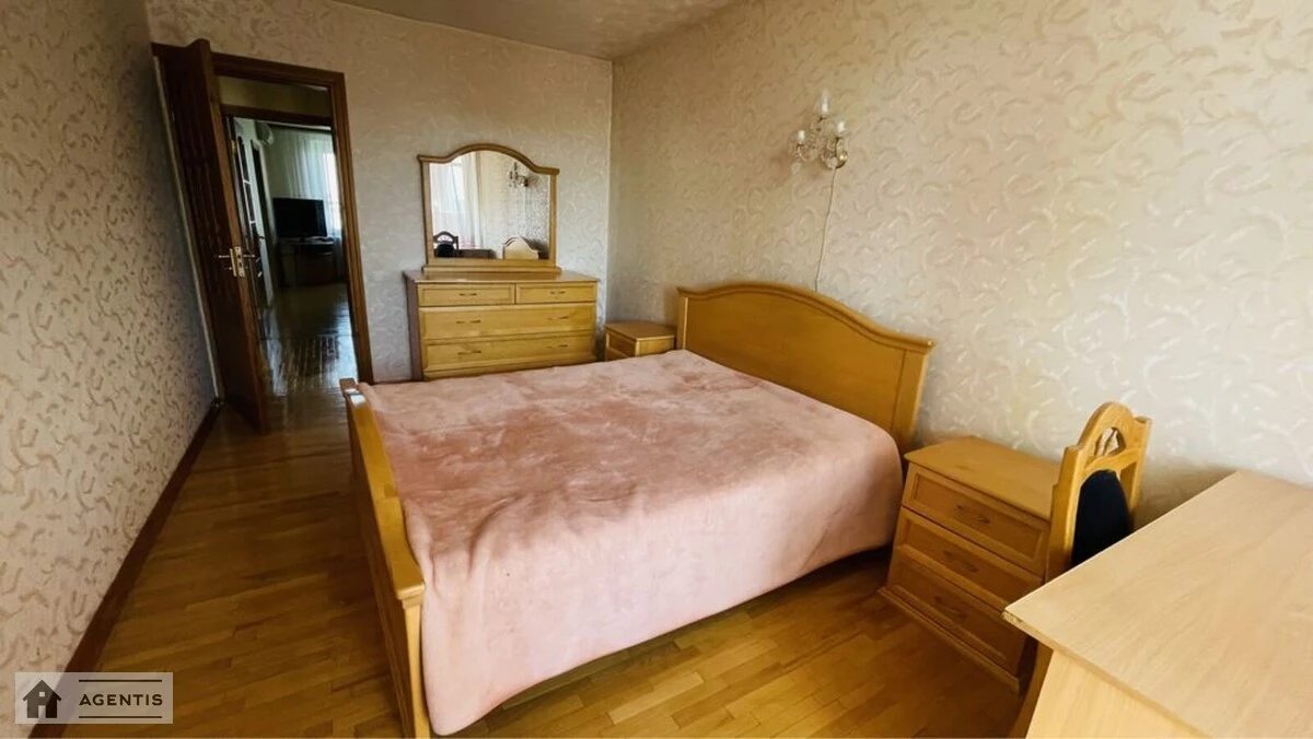 Apartment for rent 3 rooms, 70 m², 12th fl./16 floors. Malyshka vul., Kyiv. 