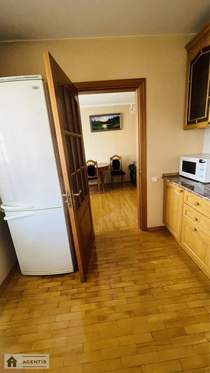 Apartment for rent 3 rooms, 70 m², 12th fl./16 floors. Malyshka vul., Kyiv. 