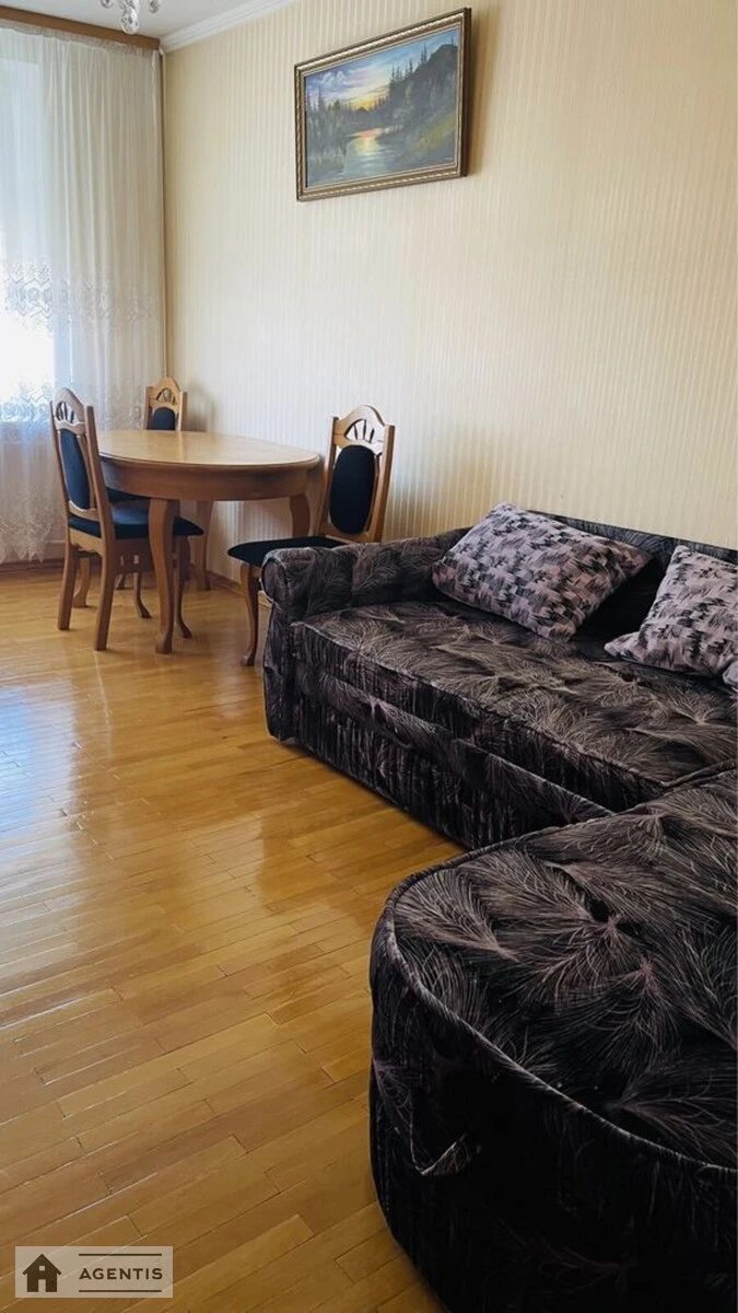 Apartment for rent 3 rooms, 70 m², 12th fl./16 floors. Malyshka vul., Kyiv. 