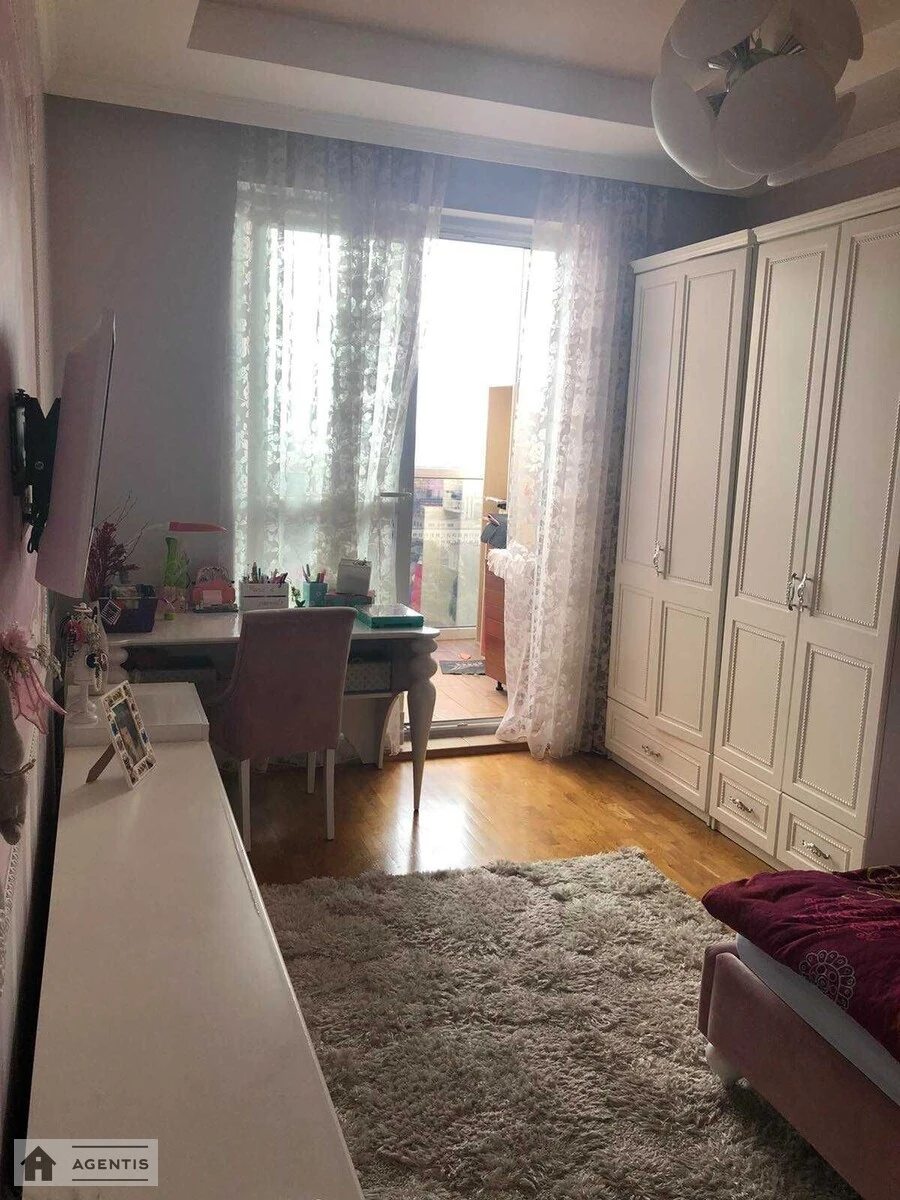 Сдам квартиру 3 комнаты, 106 m², 20 эт./24 этажа. 10, Гната Хоткевича вул. (Червоногвардійська), Киев. 