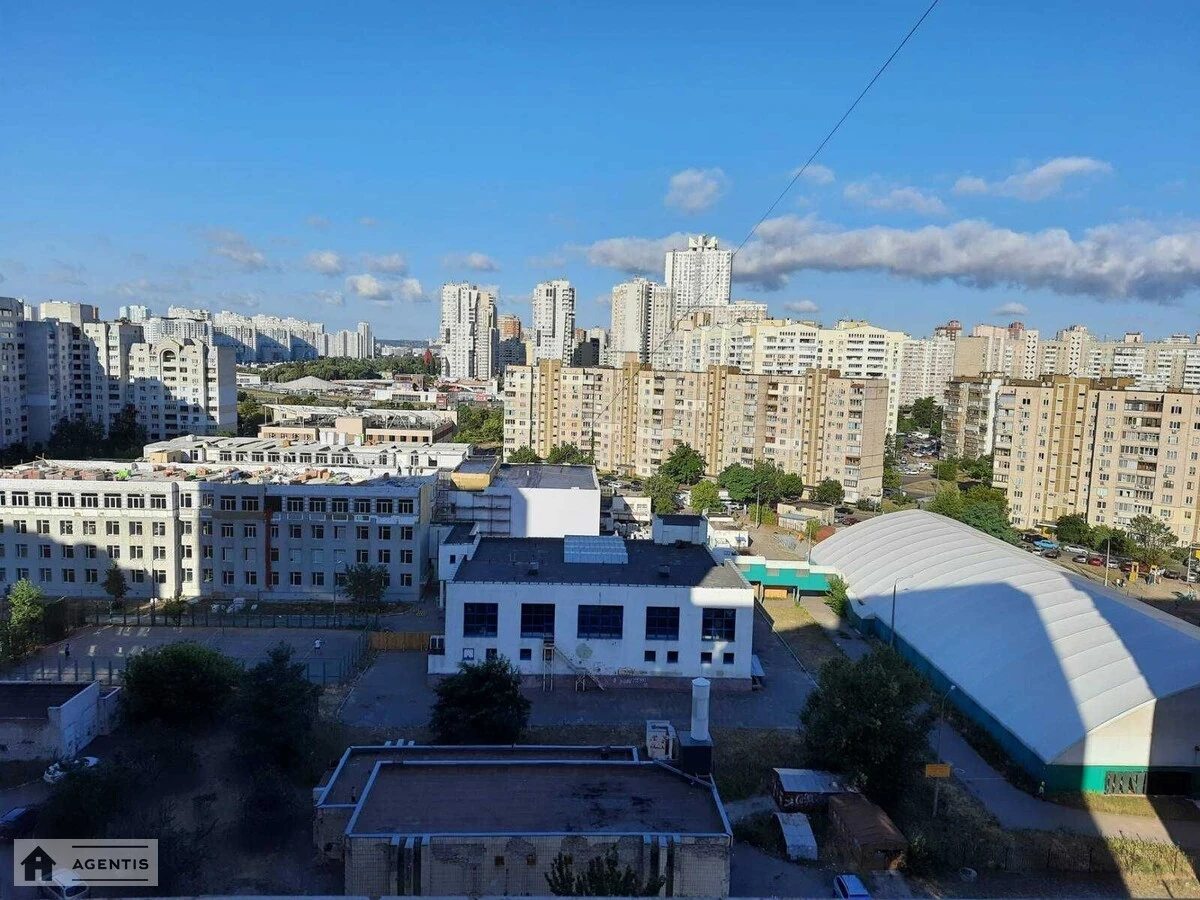 Здам квартиру 3 кімнати, 72 m², 12 пов./16 поверхів. 31, Драгоманова 31, Київ. 