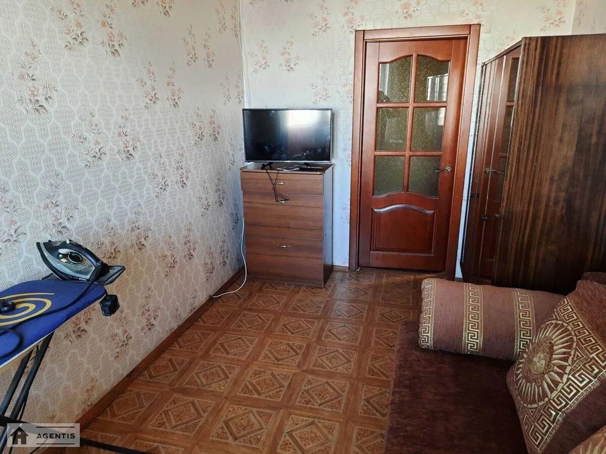 Здам квартиру 3 кімнати, 72 m², 12 пов./16 поверхів. 31, Драгоманова 31, Київ. 