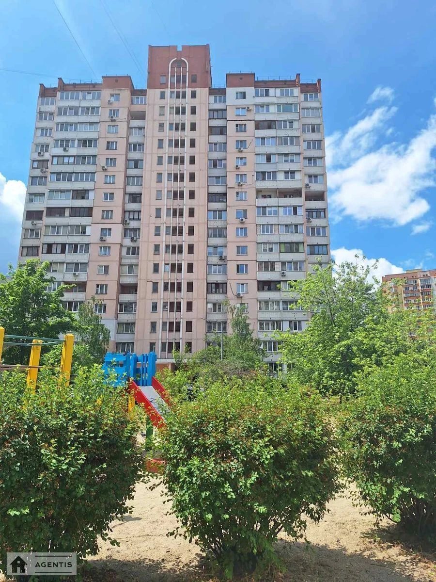 Сдам квартиру 3 комнаты, 85 m², 5 эт./16 этажей. 4, Княжий Затон 4, Киев. 