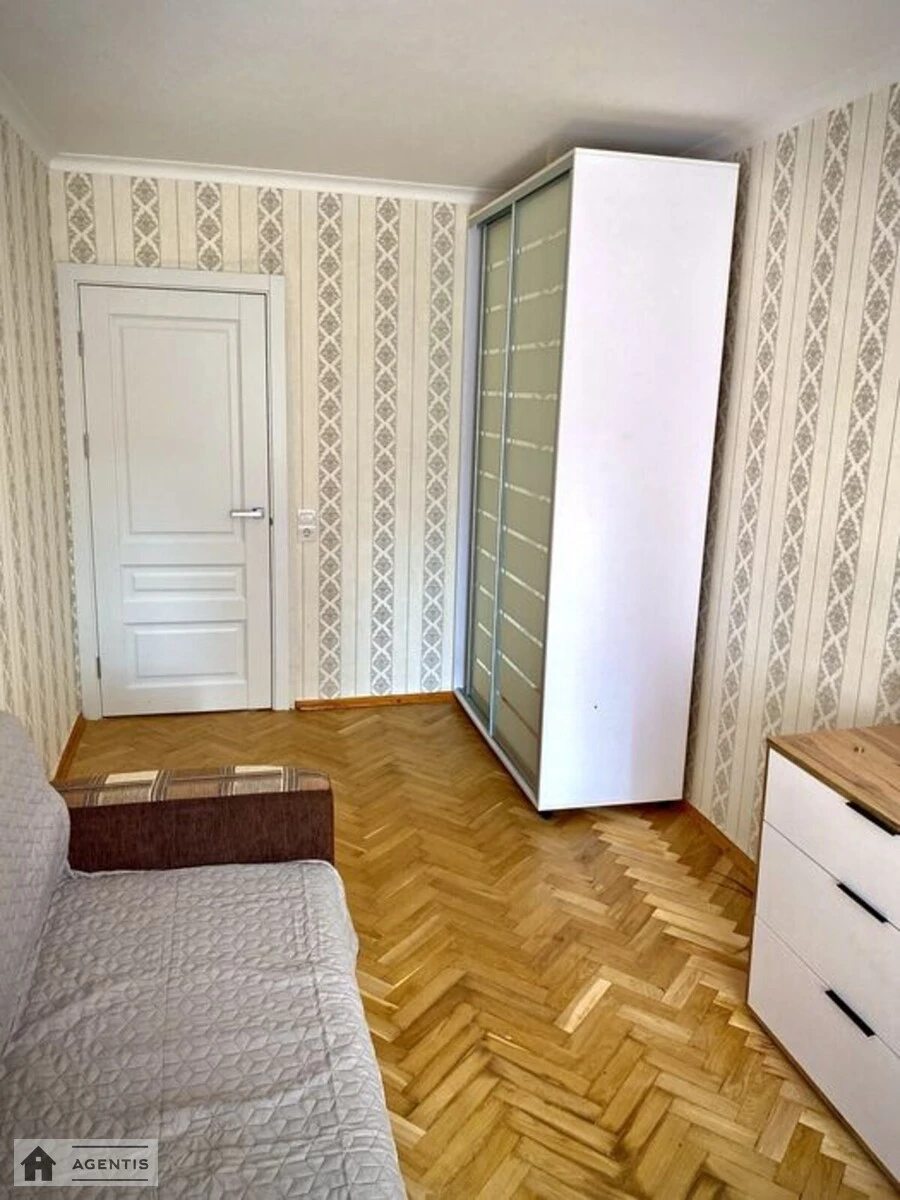 Apartment for rent 3 rooms, 60 m², 4th fl./5 floors. 42, Garmatna 42, Kyiv. 