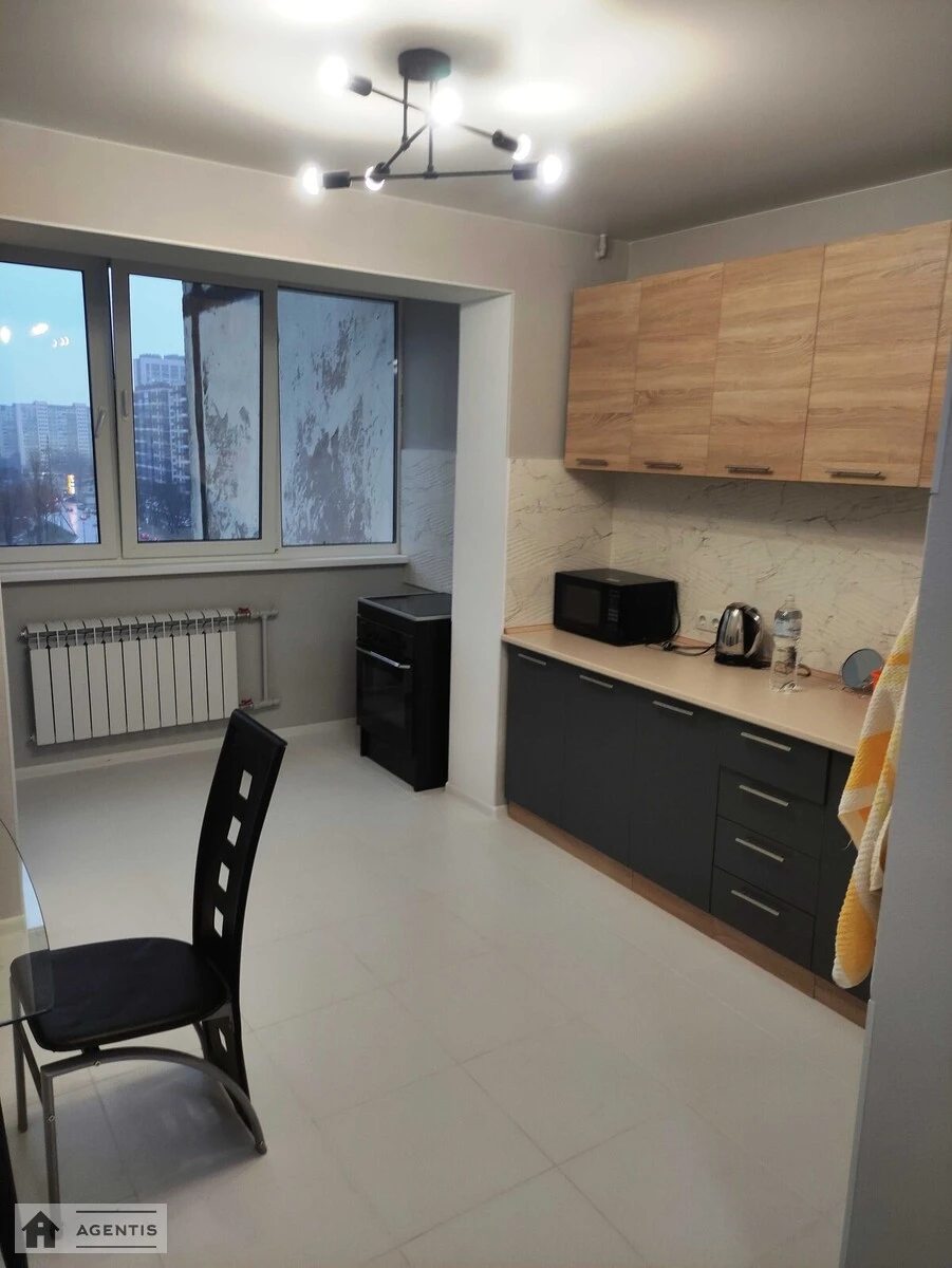 Сдам квартиру 1 комната, 37 m², 12 эт./16 этажей. 17, Василя Порика вул., Киев. 