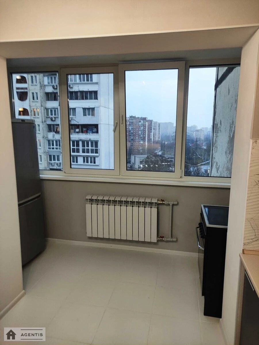 Apartment for rent 1 room, 37 m², 12th fl./16 floors. 17, Vasylya Poryka vul., Kyiv. 