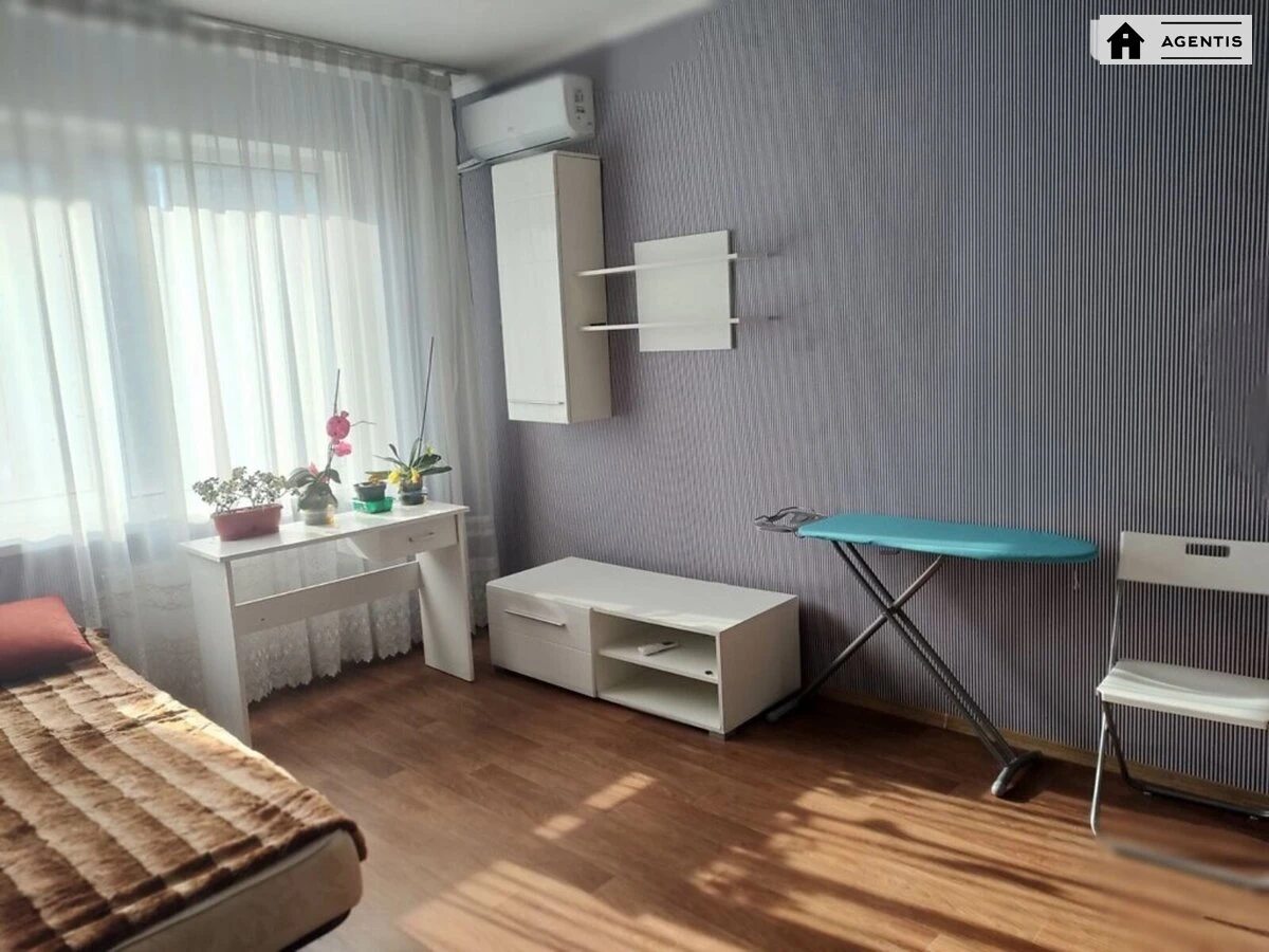 Apartment for rent 1 room, 38 m², 13th fl./25 floors. 16, Borysa Hmyri vul., Kyiv. 