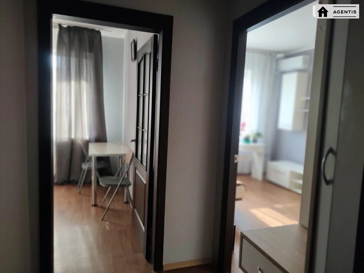 Apartment for rent 1 room, 38 m², 13th fl./25 floors. 16, Borysa Hmyri vul., Kyiv. 