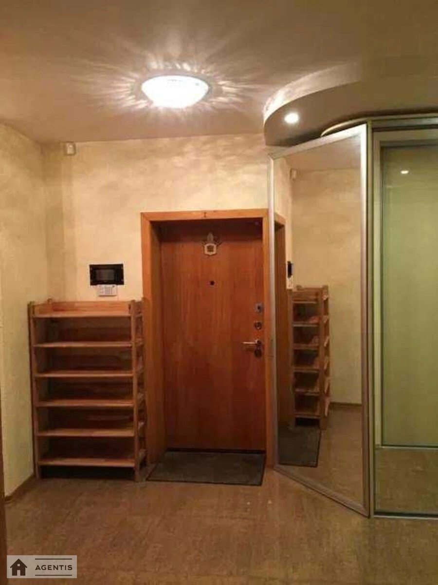 Сдам квартиру 2 комнаты, 53 m², 6 эт./21 этаж. 14, Верховной Рады 14, Киев. 