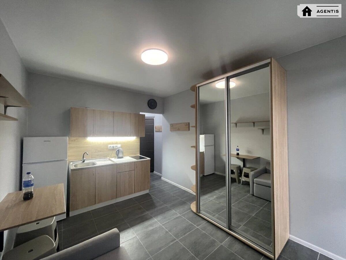 Сдам квартиру 1 комната, 23 m², 25 эт./25 этажей. 40, Ревуцкого 40, Киев. 