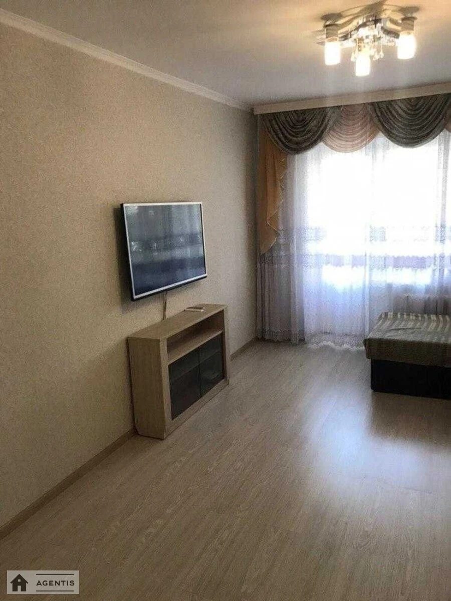 Apartment for rent 2 rooms, 45 m², 2nd fl./5 floors. Yuliyi Zdanovskoyi vul. Mykhayla Lomonosova, Kyiv. 