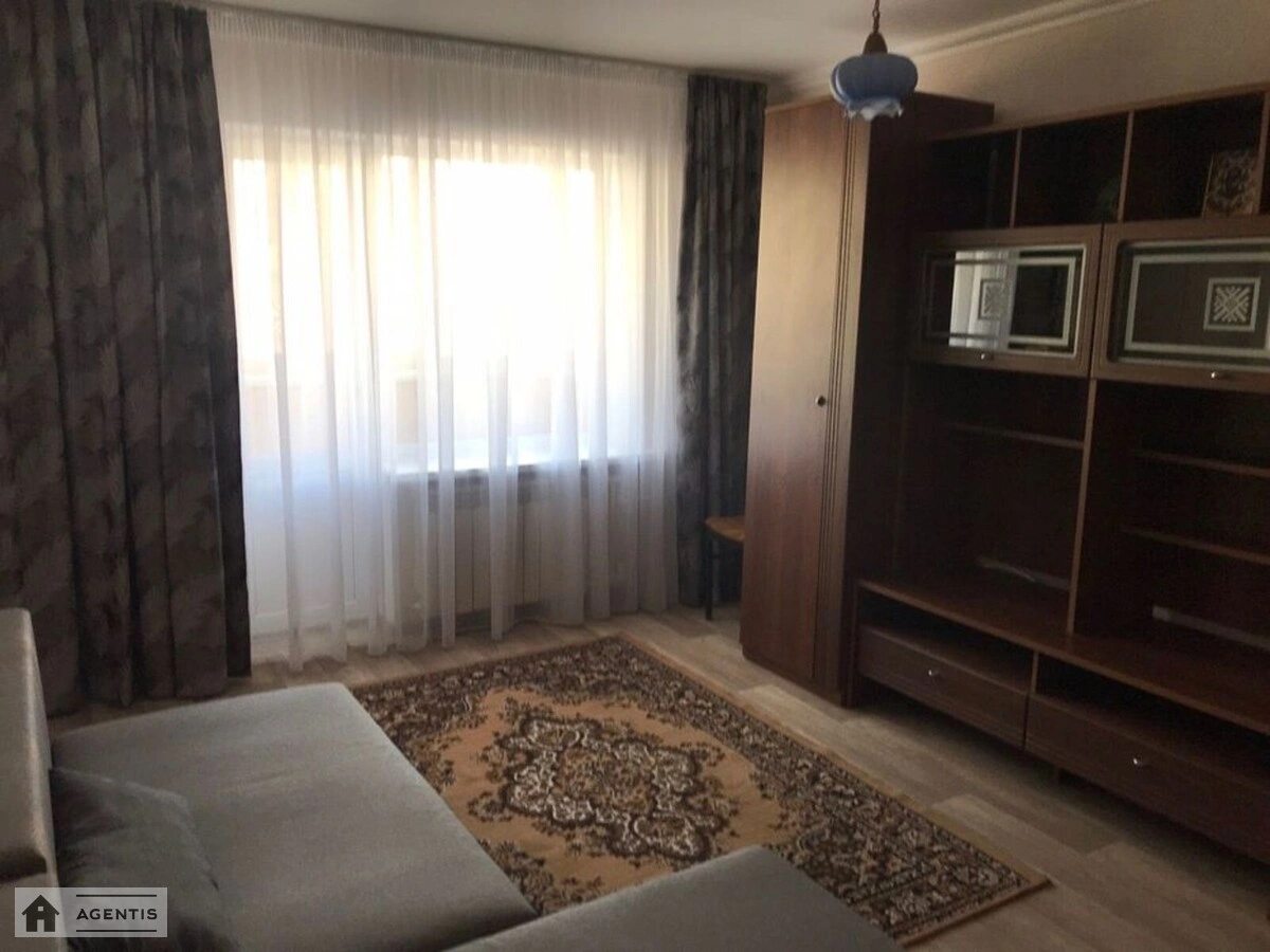 Apartment for rent 1 room, 40 m², 7th fl./10 floors. 8, Arkhitektora Verbytskoho vul., Kyiv. 