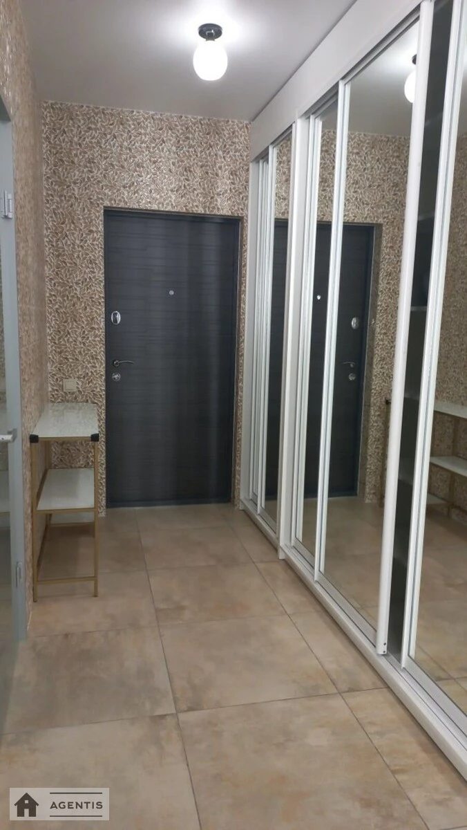 Сдам квартиру 2 комнаты, 65 m², 26 эт./27 этажей. 37, Василя Тютюнника вул. (Анрі Барбюса), Киев. 