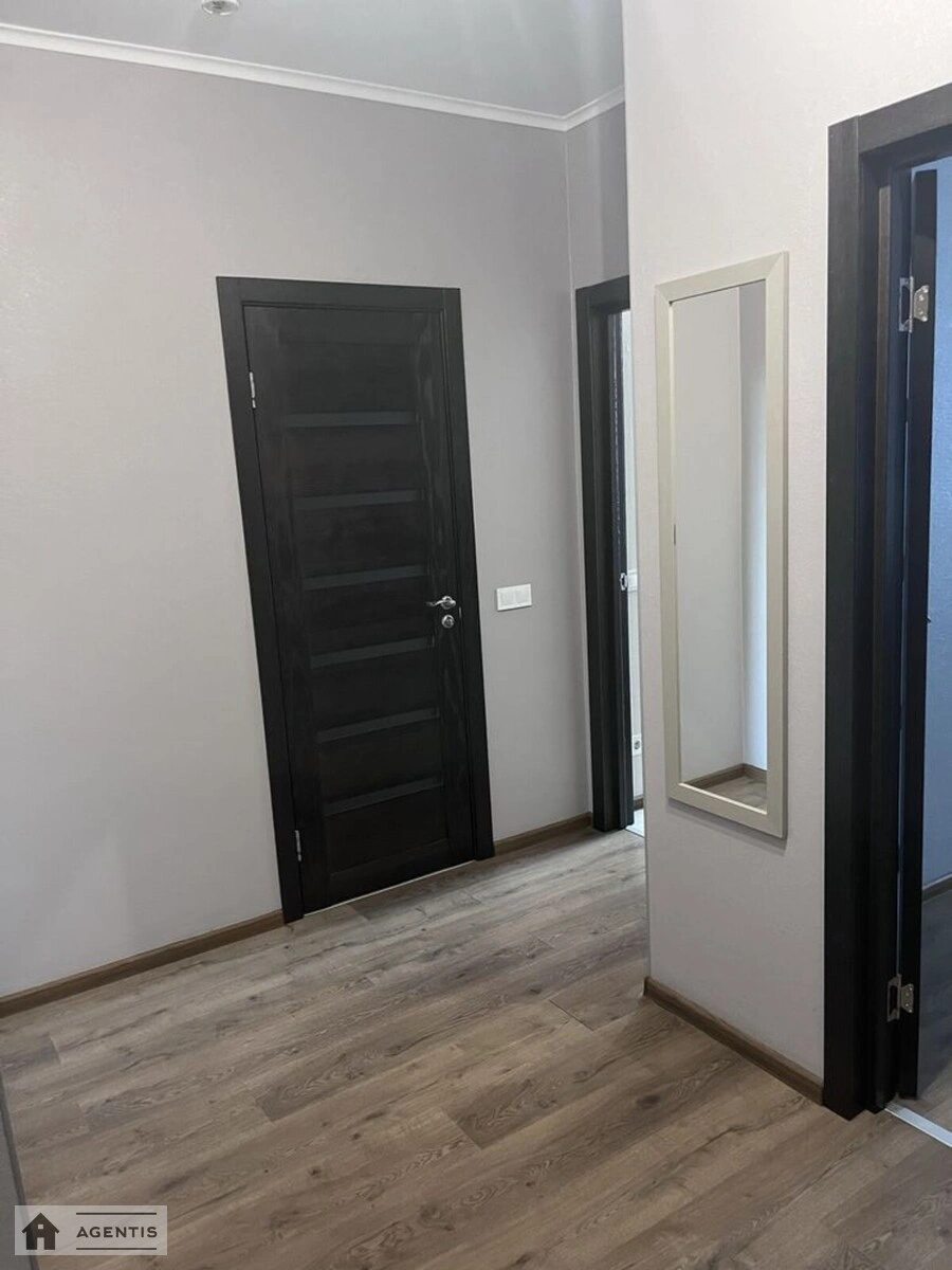 Сдам квартиру 1 комната, 36 m², 2 эт./24 этажа. 6, Петра Калнишевського вул. (Михайла Майорова), Киев. 