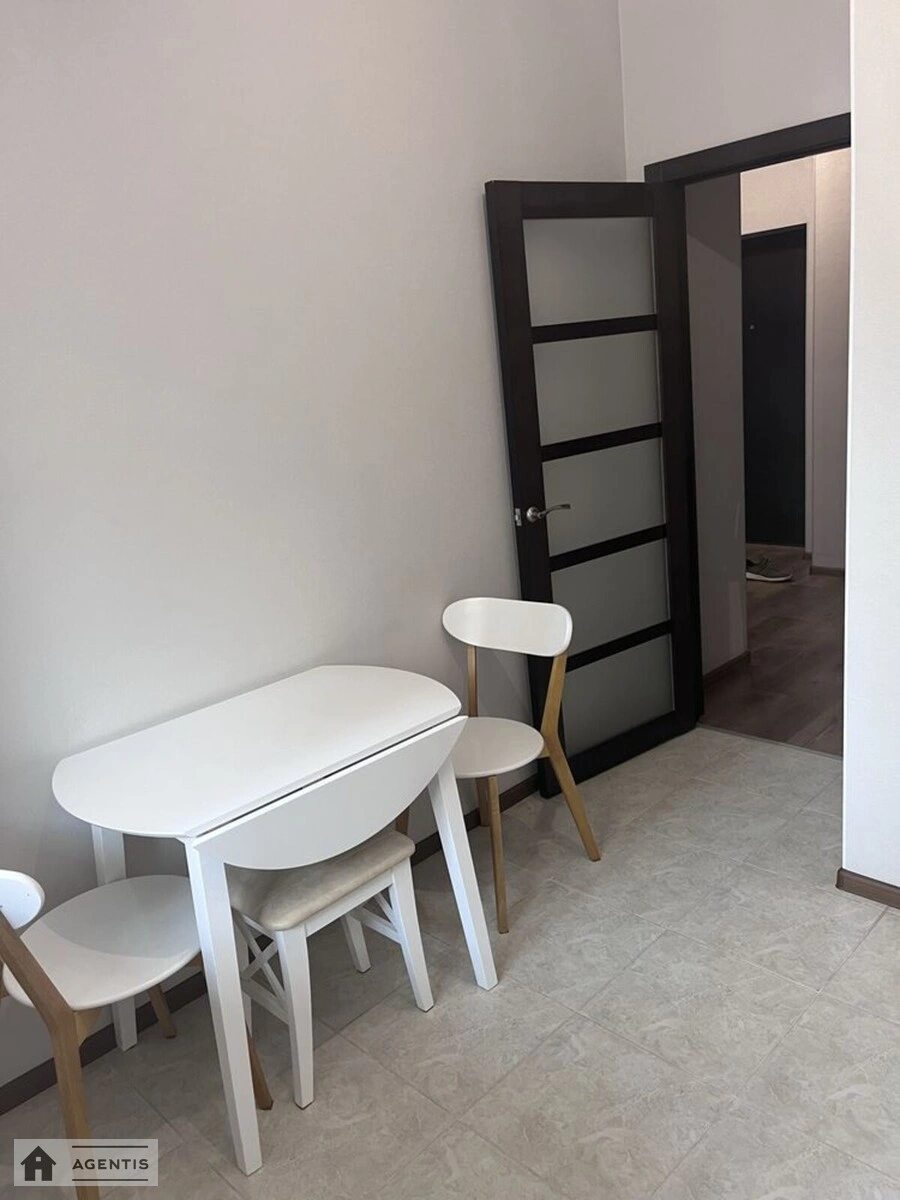 Сдам квартиру 1 комната, 36 m², 2 эт./24 этажа. 6, Петра Калнишевського вул. (Михайла Майорова), Киев. 