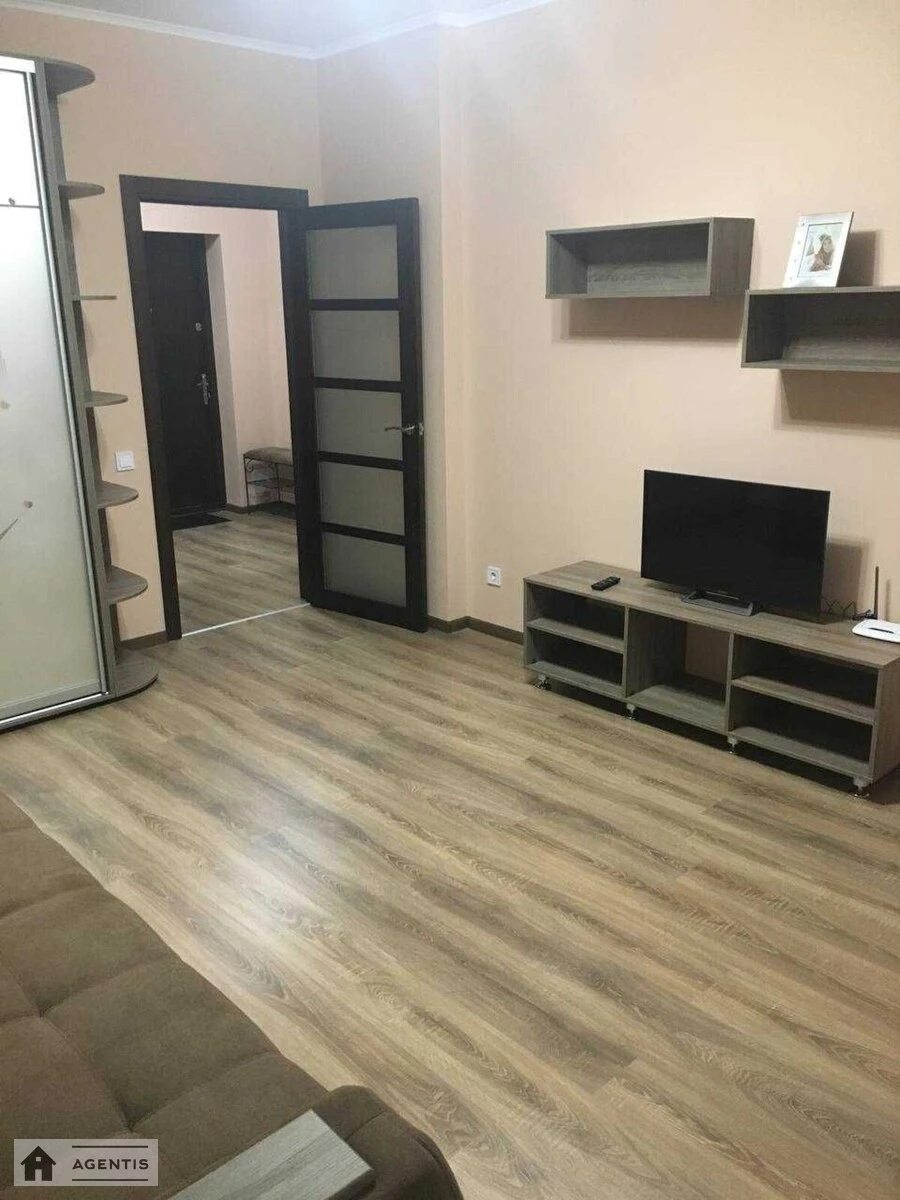 Сдам квартиру 1 комната, 42 m², 16 эт./25 этажей. 16, Воскресенская 16, Киев. 