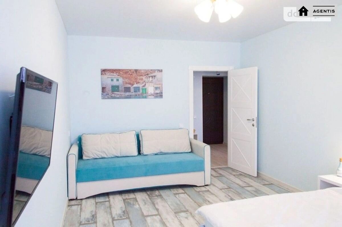 Сдам квартиру 1 комната, 50 m², 15 эт./19 этажей. 48, Патріарха Мстислава Скрипника вул. (Миколи Островського), Киев. 