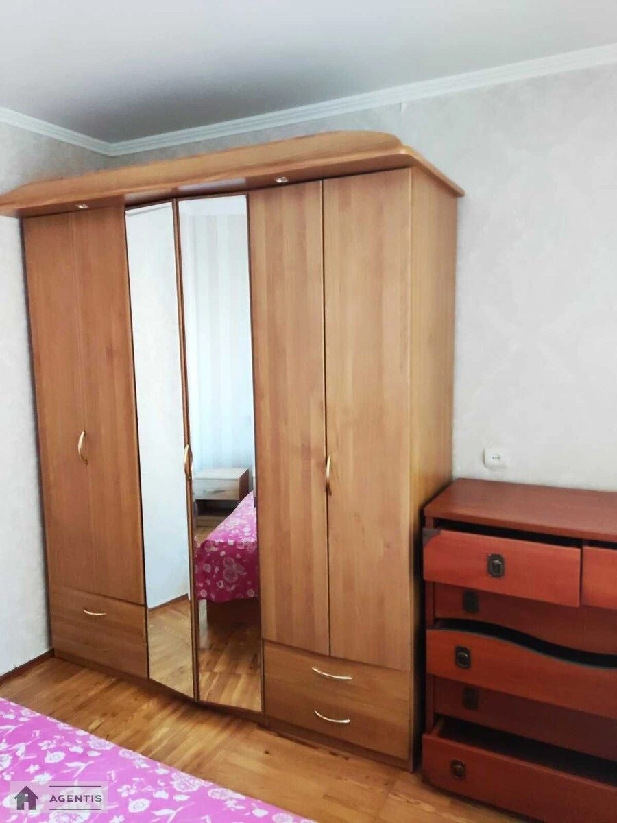 Apartment for rent 3 rooms, 69 m², 11th fl./16 floors. 17, Povitryanykh Syl prosp. Povitroflotskyy, Kyiv. 