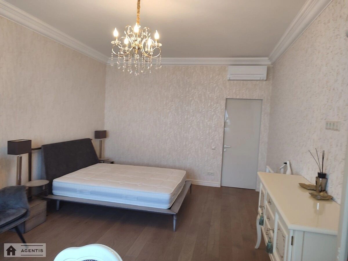 Здам квартиру 1 кімната, 90 m², 6 пов./9 поверхів. 35, Спаська 35, Київ. 